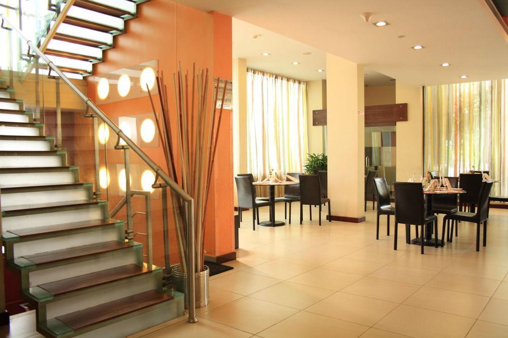 37Th Crescent Hotel Bengaluru Bagian luar foto