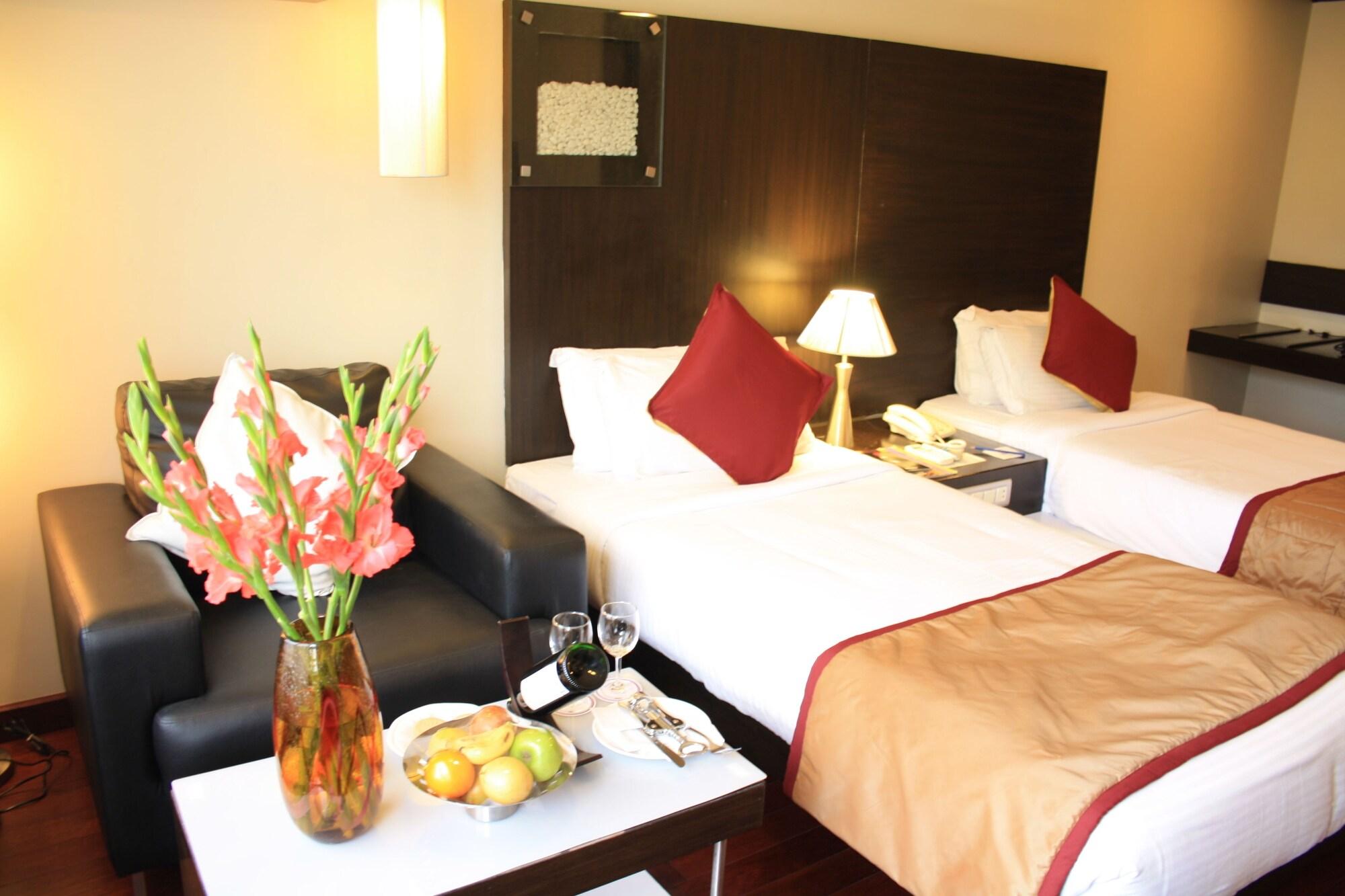 37Th Crescent Hotel Bengaluru Bagian luar foto