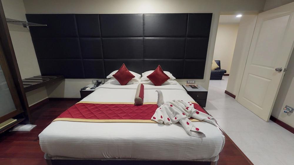 37Th Crescent Hotel Bengaluru Bagian luar foto