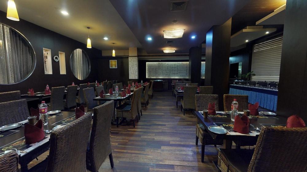 37Th Crescent Hotel Bengaluru Bagian luar foto