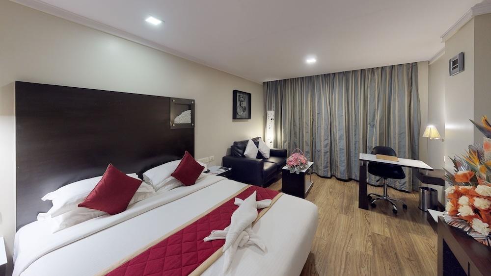 37Th Crescent Hotel Bengaluru Bagian luar foto