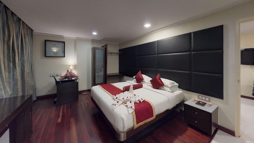 37Th Crescent Hotel Bengaluru Bagian luar foto