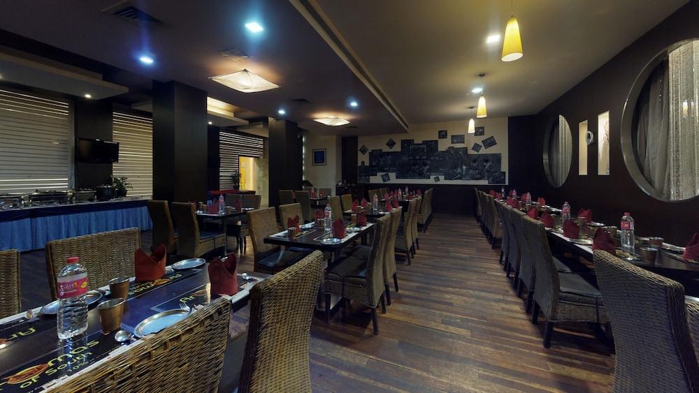 37Th Crescent Hotel Bengaluru Bagian luar foto