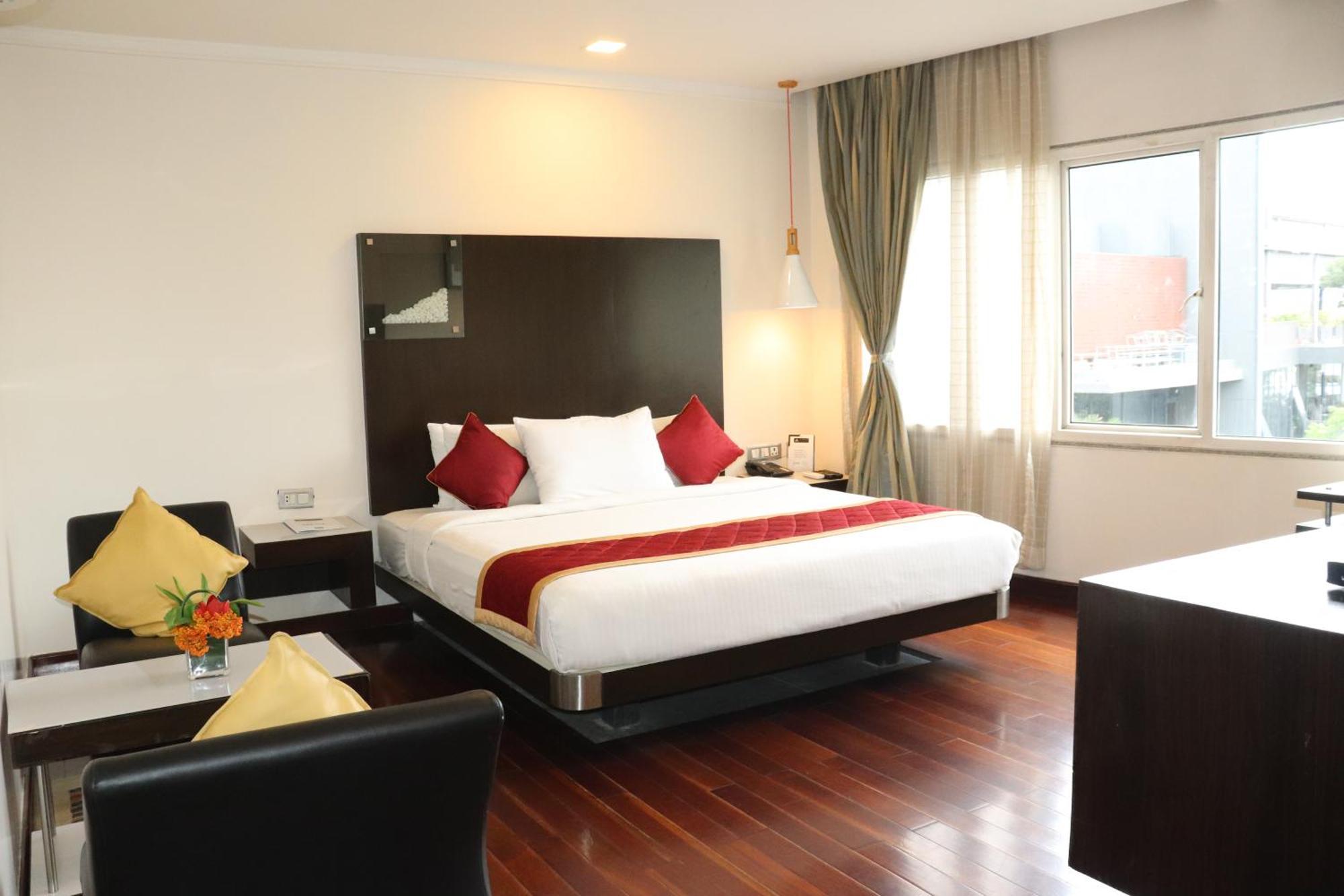 37Th Crescent Hotel Bengaluru Bagian luar foto