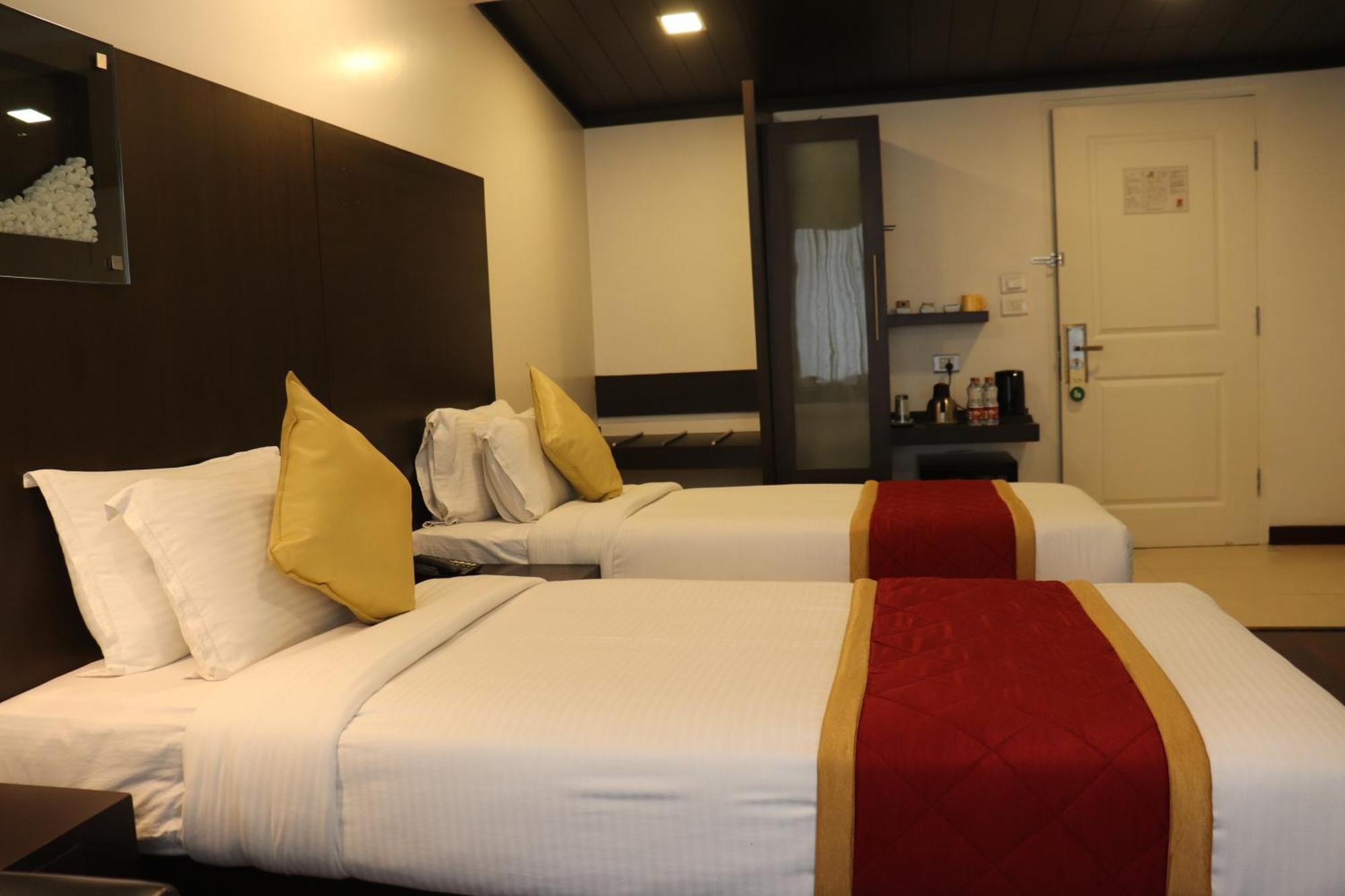 37Th Crescent Hotel Bengaluru Bagian luar foto