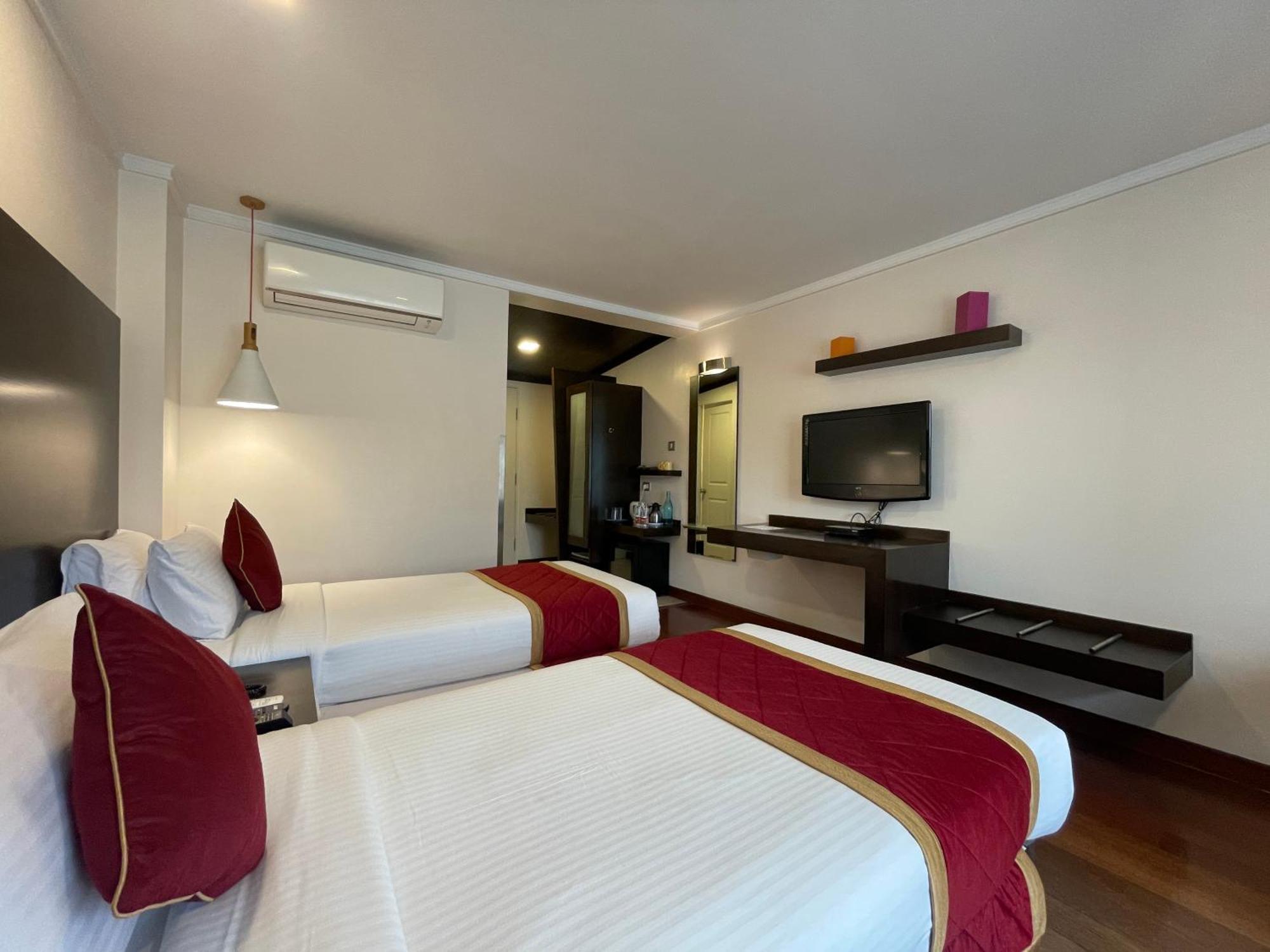 37Th Crescent Hotel Bengaluru Bagian luar foto