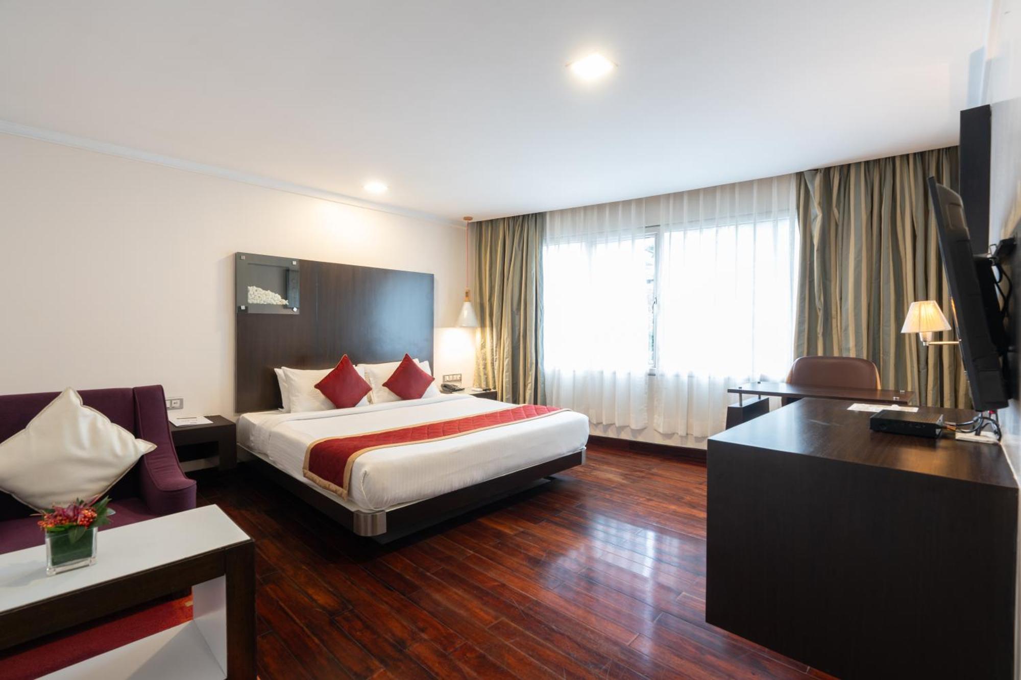 37Th Crescent Hotel Bengaluru Bagian luar foto