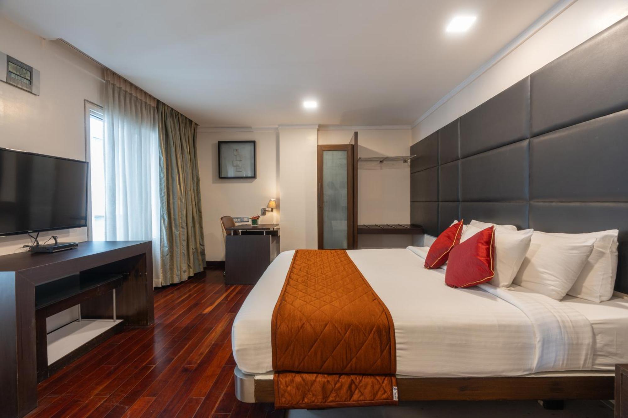 37Th Crescent Hotel Bengaluru Bagian luar foto